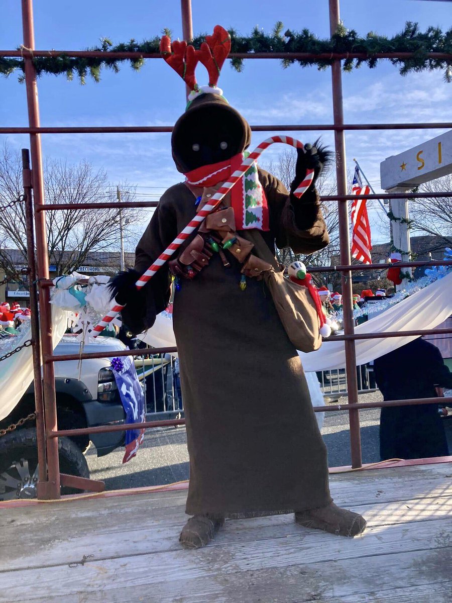 501stFirstState's tweet photo. Congratulations to DZ-29423 on the completion of her first official 501st Legion Troop! She spread holiday cheer along with friends from Old Line Garrison and Kyrimorut Clan at the Bel Air Christmas Parade.
#501stLegion #FirstStateGarrison #OldLineGarrison #KyrimorutClan https://t.co/wZhWfBIcOJ