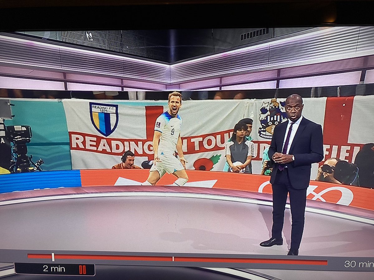 ClarkeyCam's tweet photo. @Fozziebear17 @ReadingFC Main BBC news as well 😀 https://t.co/WxtyyYuYM3