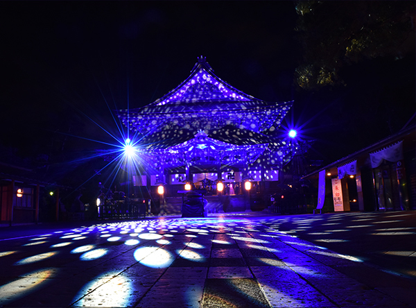 nagano_city's tweet photo. 【観光振興課】
#善光寺イルミネーション まで、あと5日！
冬の善光寺を、光と音で幻想的に彩ります。
12/10(土)～12/18(日) 17:00～20:00

https://t.co/9if1TbhqO9

※写真はイメージです https://t.co/ahaEHuED3i