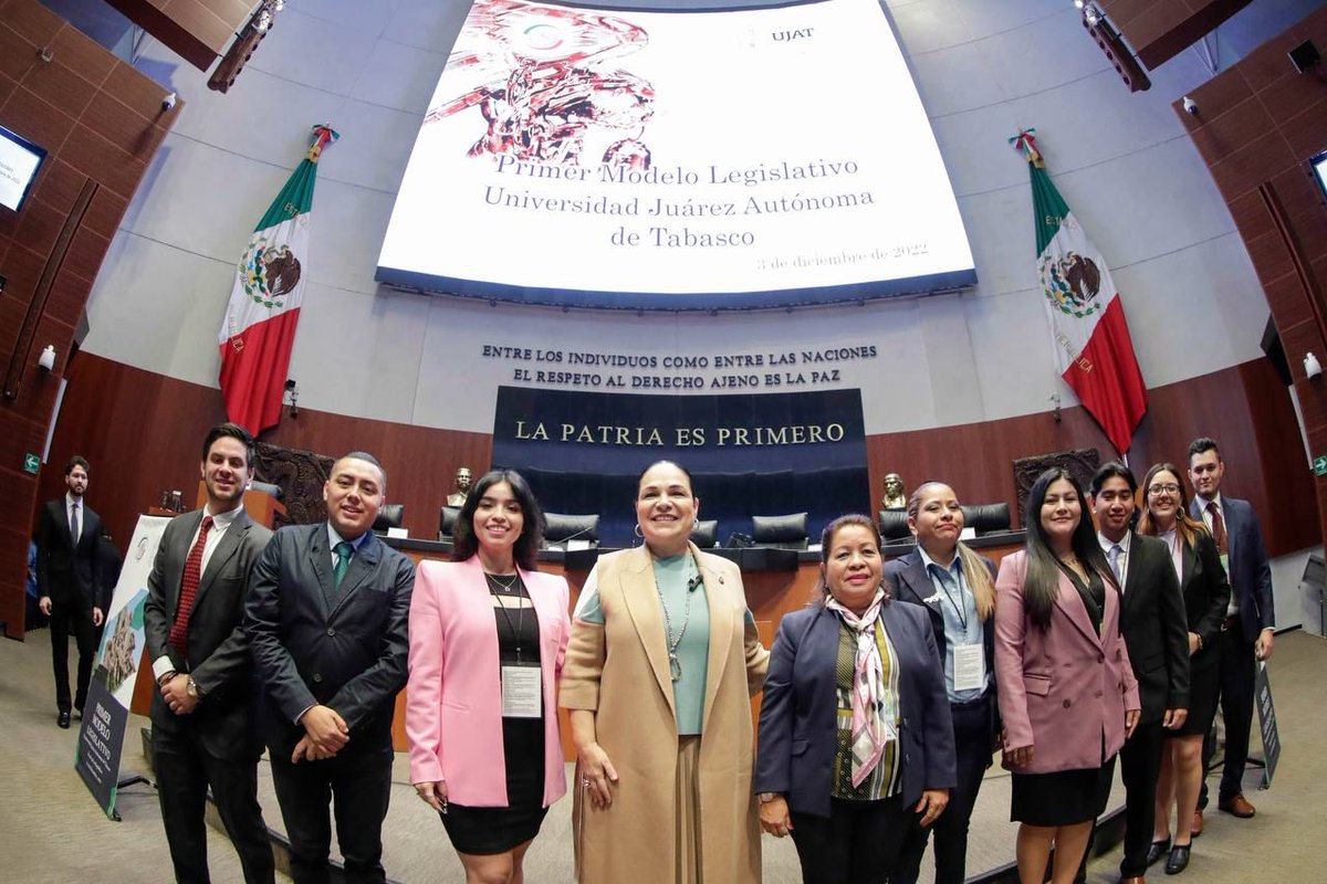 TVTenlinea's tweet photo. #Entérate 🔴 Realiza la senadora @monicaferbal el Primer Modelo Legislativo de la @UJAT, donde invitó a 150 alumnos de esta casa de estudios a vivir la experiencia de ser legisladores por dos días.

 “Necesitamos de la juventud, de sus ganas de vivir, sus sueños, sus pasiones...” https://t.co/SlLCmHoHHl