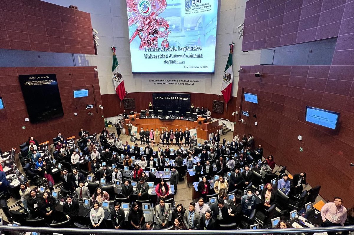 TVTenlinea's tweet photo. #Entérate 🔴 Realiza la senadora @monicaferbal el Primer Modelo Legislativo de la @UJAT, donde invitó a 150 alumnos de esta casa de estudios a vivir la experiencia de ser legisladores por dos días.

 “Necesitamos de la juventud, de sus ganas de vivir, sus sueños, sus pasiones...” https://t.co/SlLCmHoHHl