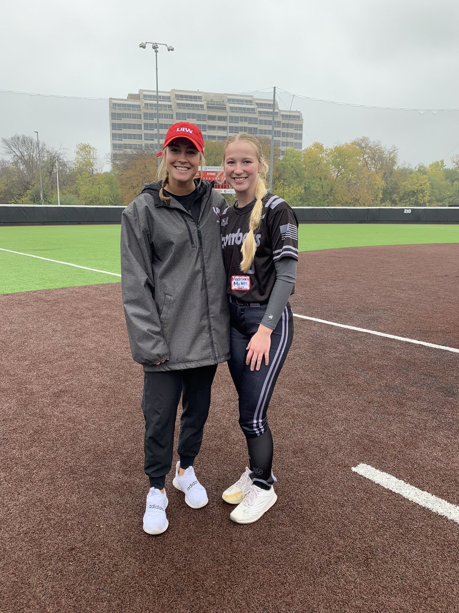 mikesmadison9's tweet photo. Huge thank you to @deanofsoftball5, @robynleightonn, @hunter_bunch10, and Coach Josh for having me at camp today!! And shoutout to my awesome teammate, @Abby_S_Brand for catching me!! @BombersGldNat18 @johntcarpenter @centexfastpitch https://t.co/1YZW871XWX