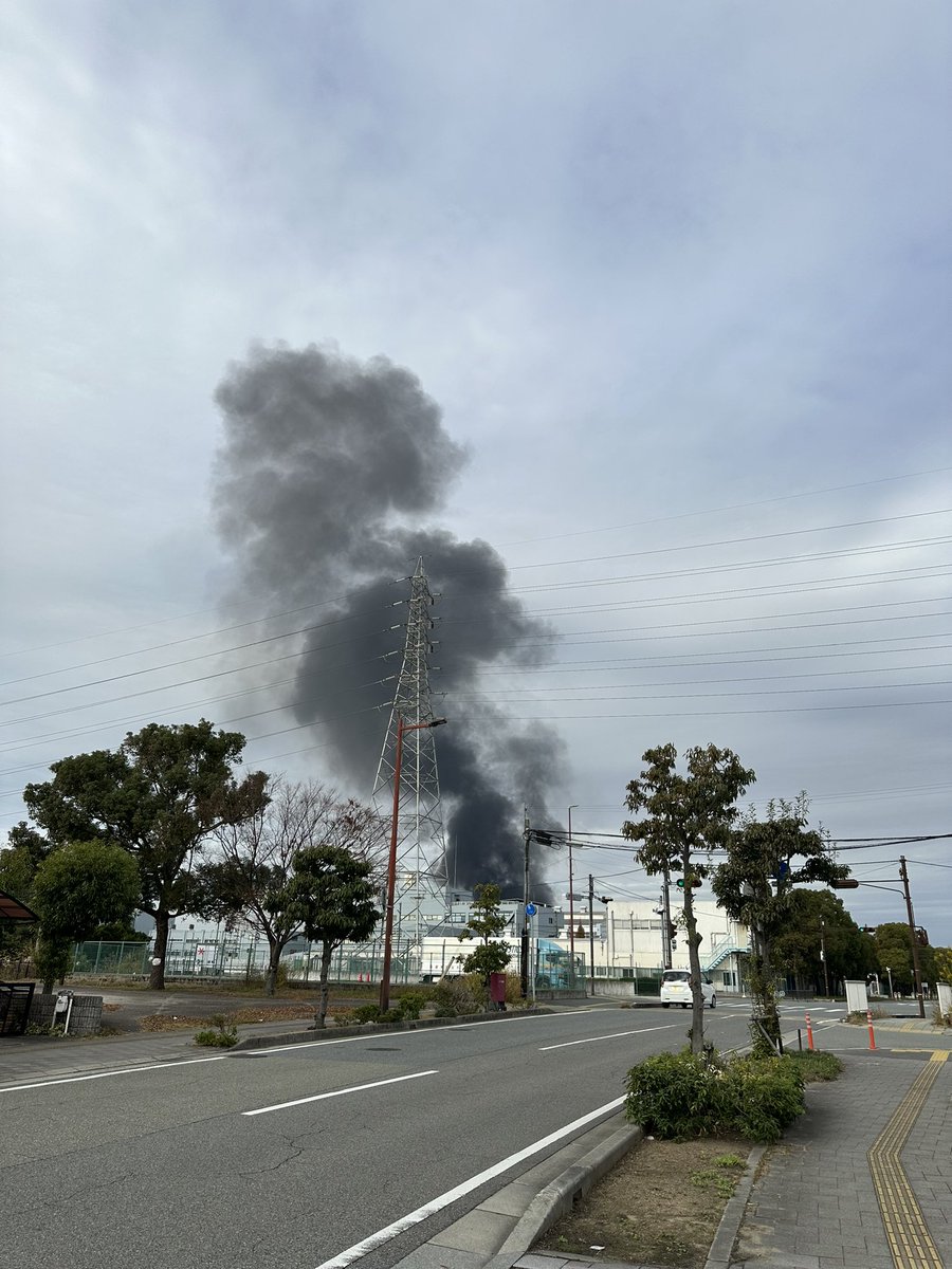 【火事】兵庫県高砂市荒井町新浜2丁目で火災!黒煙あがる 現地の画像で被害状況まとめ まとめダネ!