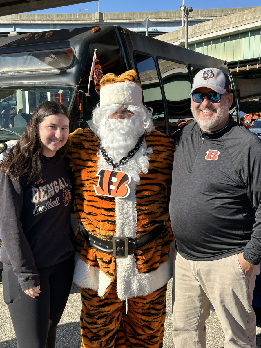 Mike Overbey tweet media