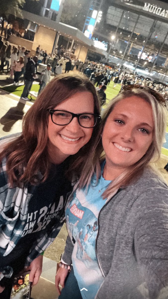 thenewJenBen's tweet photo. @Colts at @dallascowboys #friendshipdivided https://t.co/3Scylw56kQ