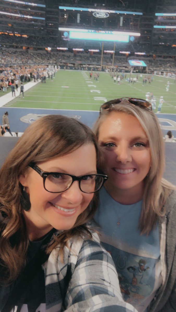 thenewJenBen's tweet photo. @Colts at @dallascowboys #friendshipdivided https://t.co/3Scylw56kQ