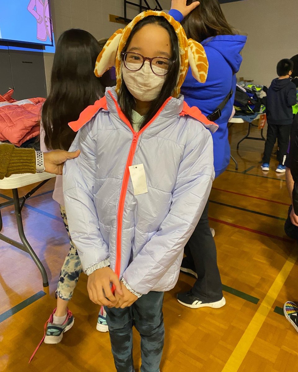 OLOPecsd's tweet photo. Feeling blessed and grateful for such an amazing day. We promise to continue shining our light. We sang this song to thank the volunteers for our new coats! #ecsdfaithinspires https://t.co/GtO1qbexkR