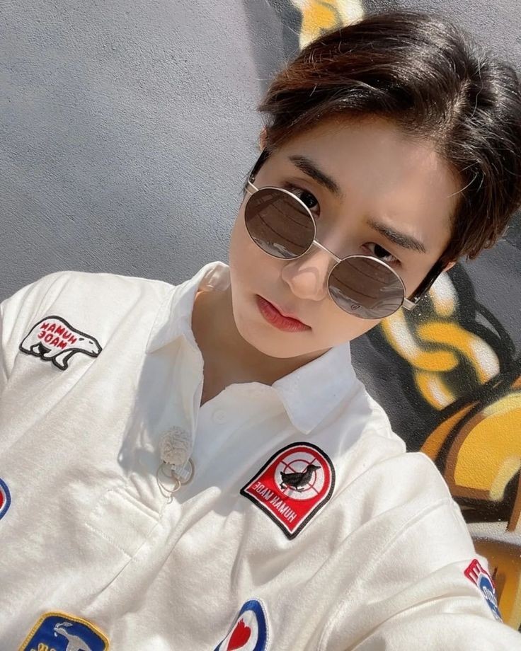 good morning, tl. wear your jacket it's cold.