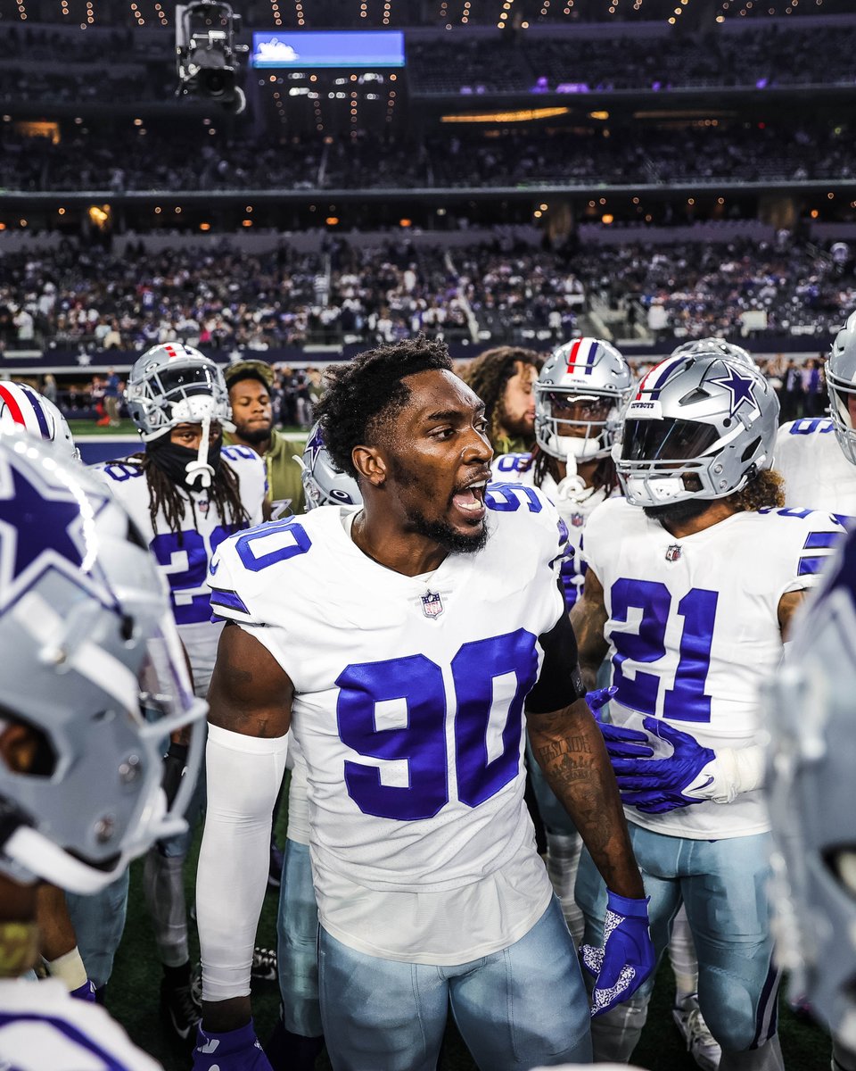 dallascowboys's tweet photo. Locked In 🔒 for SNF

#INDvsDAL | #DallasCowboys

#ProBowlVote + @TankLawrence 
#ProBowlVote + @EzekielElliott 
#ProBowlVote + @dak
#ProBowlVote + @_CeeDeeThree https://t.co/0oSQGu5l4e