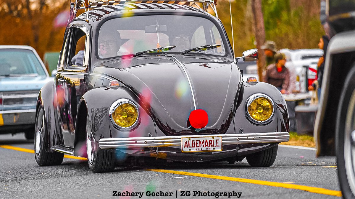 ZgPhotographyNC's tweet photo. Some of the VW Street Cruisers at the Palestine Parade ‘22 #Sony #HappyHolidays #photography https://t.co/szhfMs3cjw