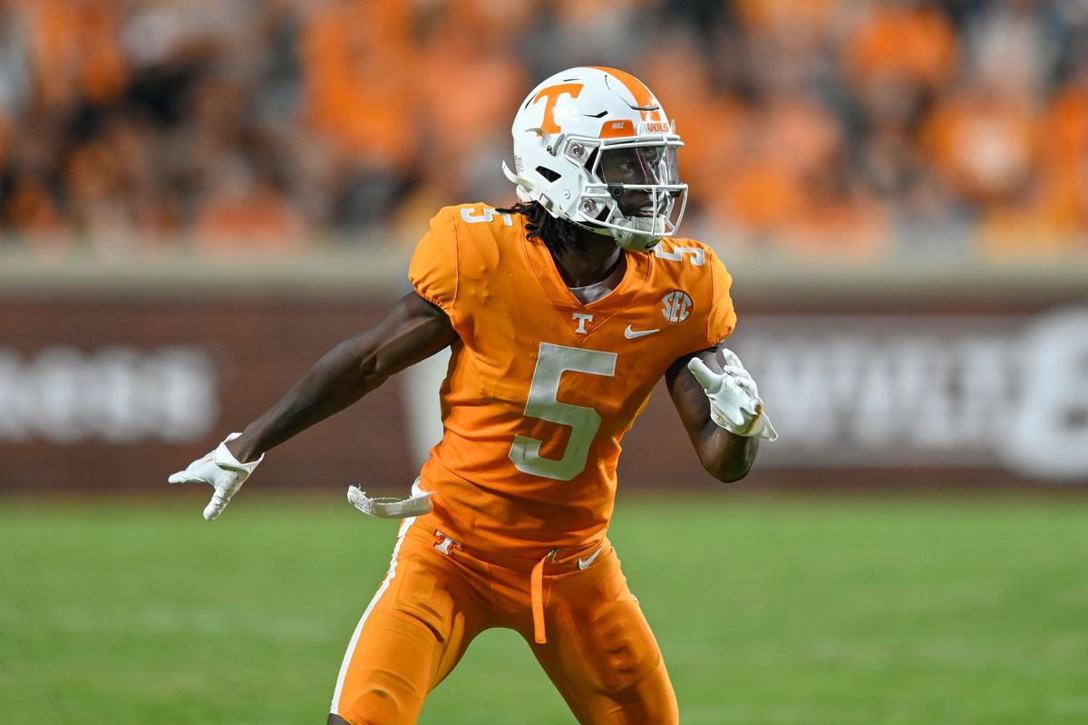 RedditCFB's tweet photo. If the Orange Bowl is not this uniform matchup we will RIOT https://t.co/cibVPxM3Jt