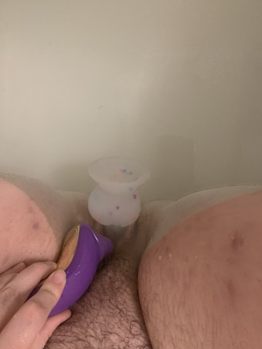 Stuffed full with a vibe to my clit. Wanna come fuck me till I cum?  #bbw #porn #queerporn #nonbinarynsfw<a href="/tag/porn"class="tags"><span>#porn</span></a><a href="/tag/bbw"class="tags"><span>#bbw</span></a><a href="/tag/nsfw"class="tags"><span>#nsfw</span></a><a href="/tag/cnc"class="tags"><span>#cnc</span></a><a href="/tag/queerporn"class="tags"><span>#queerporn</span></a><a href="/tag/nonbinarynsfw"class="tags"><span>#nonbinarynsfw</span></a>