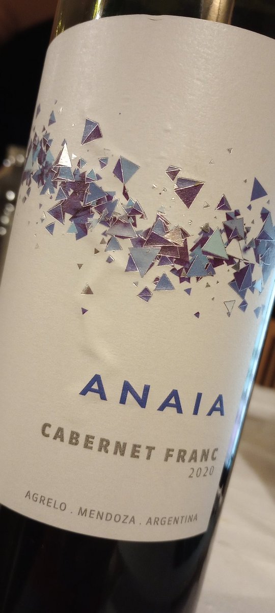 Para el día del #CabernetFranc que es hoy 4/12 descorchamos este Analia 2020 que realmente está buenísimo! La magia de Agrelo <a href="/AnaiaWines/">AnaiaWines</a> <a href="/serizola/">Patricia Serizola</a>