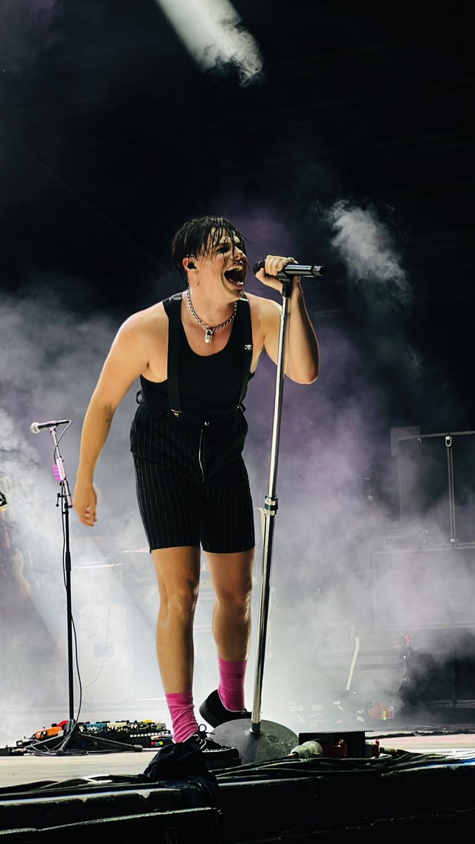 Framingheather1's tweet photo. @yungblud at @97xonair  @midfloridaamp #yungblud https://t.co/WzoW03Pp8K