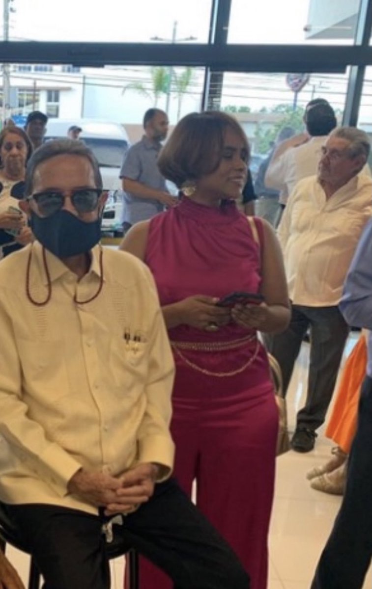 nelsoncorderov4's tweet photo. Muere el más grande político del este del país, y uno de los polípticos más connotado ., ! El seguro médico de los Altagracianos ! Hermano, padre y amigo del pueblo y fiel creyente de la Virgen de La Altagracia. Paz a su alma. Damos el pésame a todos sus familiares. https://t.co/R0EK03yQVa