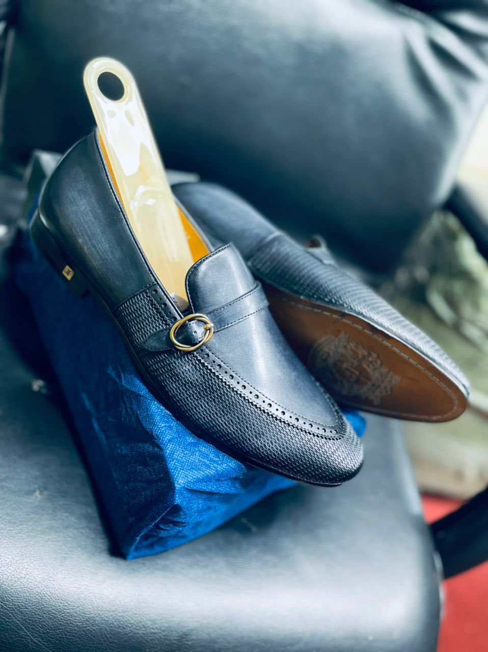 The shoe deals man