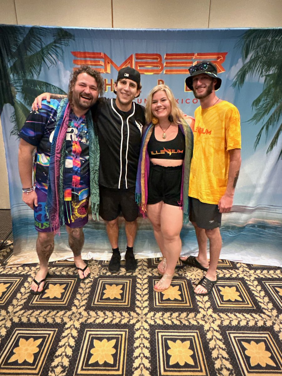 xxEmmaGee43's tweet photo. Thank you for the best birthday ever! @ILLENIUM https://t.co/Vp47b0n55U