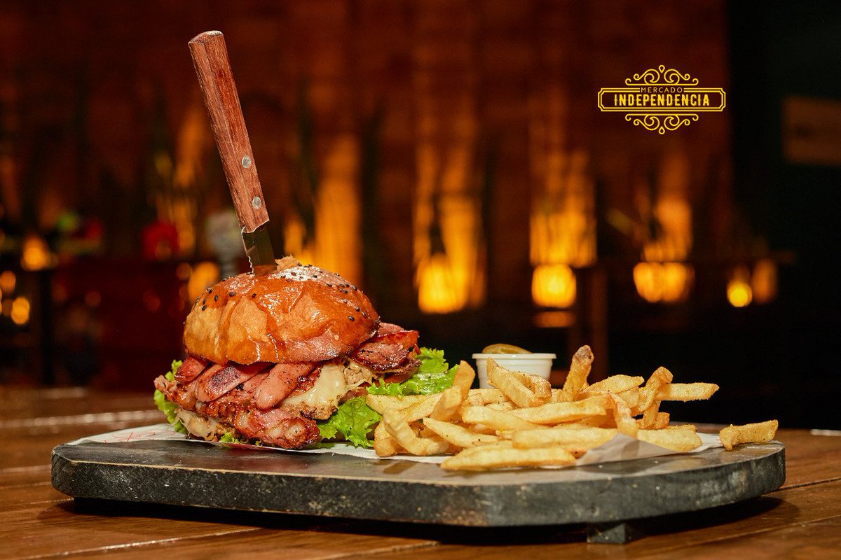 MercadoCdmx's tweet photo. Hamburguesa Independencia de chipotle calidad y precio juntos en este rico snack. Para conocedores de hamburguesas te lo garantiza #snackyburguer https://t.co/e9jfOE4bNn