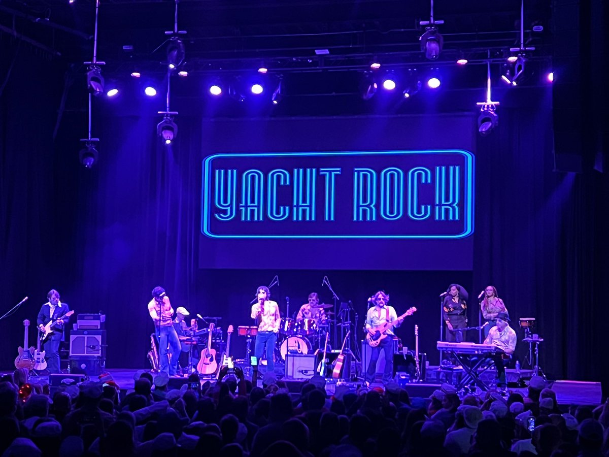 Let’s gooooooooo! @YachtRockRevue @WellmontTheater