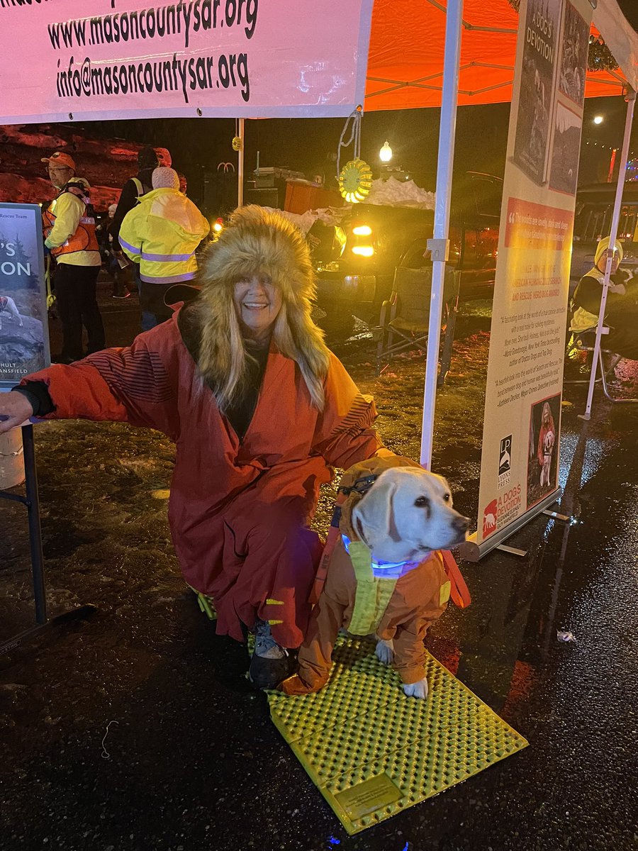 selshult's tweet photo. Today I will rest and remember all the love all the children at the Shelton Holiday Parade gave me. I love little hoomans and being in Parades. IT was cold so I got to wear my snow suit. #SheltonHolidayParade #MCSAR #americanhumane #lyonspress #labs #k9keb #codekeb # https://t.co/DmOAhaA5ex