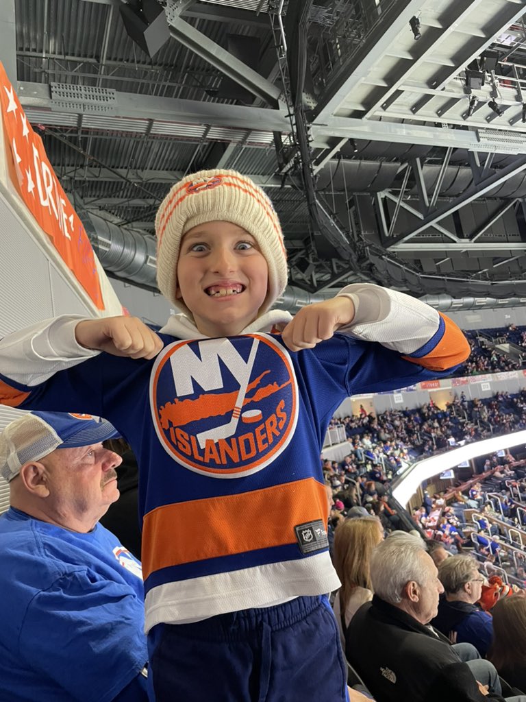 prestigiousmain's tweet photo. LET’S GO ISLANDERS #lgi #nyi https://t.co/3SyOm6wVP9