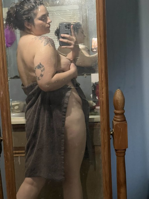 Send for or mail lingerie you think I&rsquo;d look good in https://t.co/v2UvlyZMtE<a href="/tag/shootyourshotsaturday"class="tags"><span>#shootyourshotsaturday</span></a>