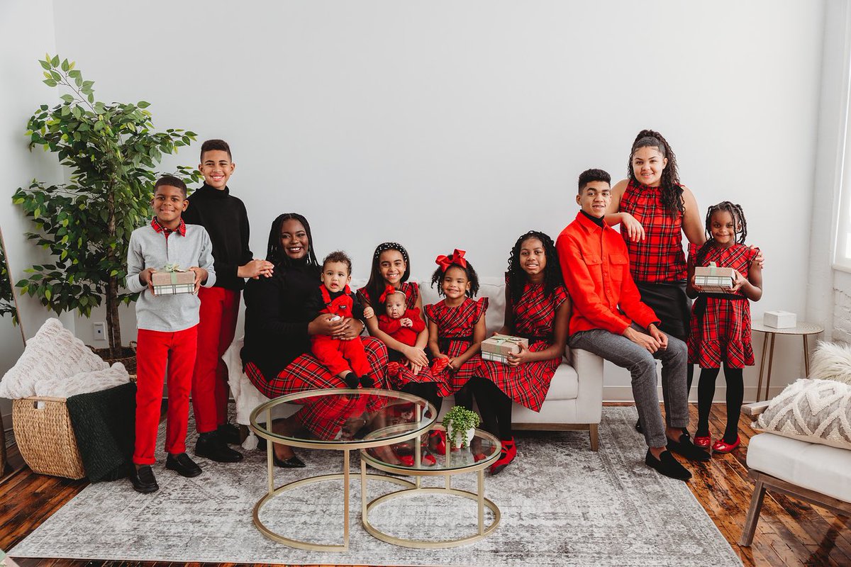 CT_Running_Dad's tweet photo. So I continued the tradition with my own kids and nieces and nephews.  This year it was 11 kids! Merry Christmas! #jcrew #crewcuts #MerryChristmas https://t.co/Y3x9uofkWR