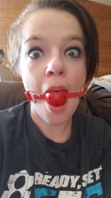 The ball was to big for my mouth 🤣🤣🤣 https://t.co/923w7ZGI87