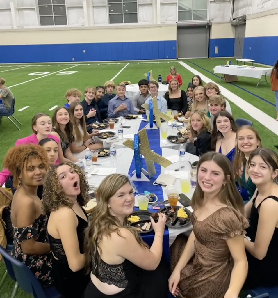 XcBoswell's tweet photo. Celebrating our amazing xc athletes last week the same day we officially started track. These kids NEVER STOP WORKING!!! #bosxc https://t.co/xav6pbqDwG