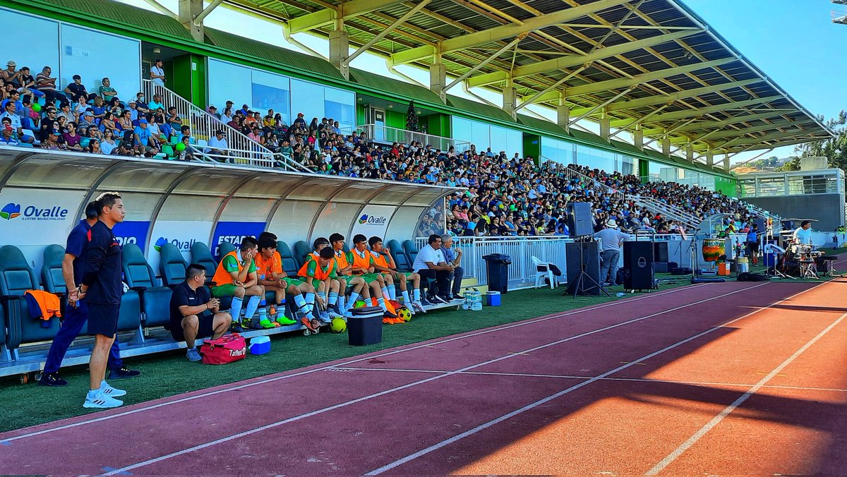CDOVALLEOFICIAL's tweet photo. 💚 Y un día, volvimos... 💚

¡GRACIAS a las más de 1.500 personas que nos acompañaron en el Estadio Diaguita!

Nuestro equipo de proyección jugó ante Unión Compañías. Fue un resultado adverso, pero con mucha dignidad y sentido de pertenencia. Este es el camino 💪

¡Vamos por más! https://t.co/LB6kFtMYrd