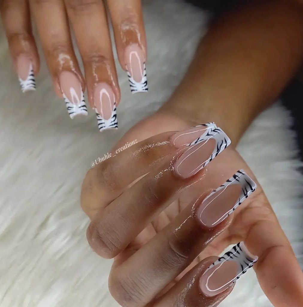 splashxo_'s tweet image. 🦓 #animalprintnails #frenchnails #splashxo