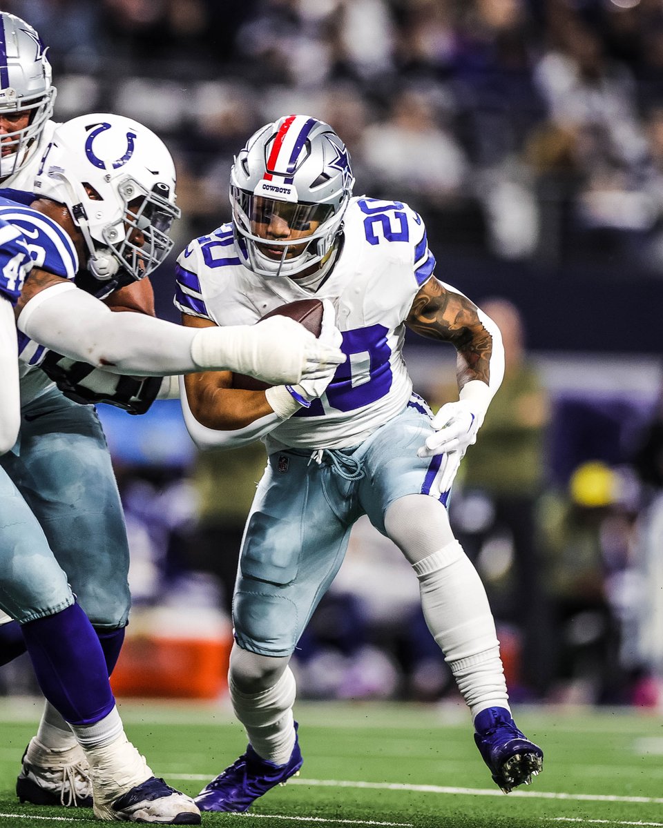 dallascowboys's tweet photo. Came to work! 💪

#INDvsDAL | #DallasCowboys 

#ProBowlVote + @Tp__5 
#ProBowlVote + @dak
#ProBowlVote + @donlwilson6 
#ProBowlVote + @EzekielElliott https://t.co/9xOtVa72iE