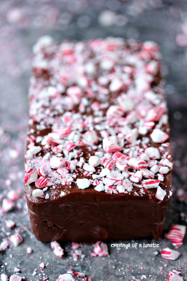 CravingsLunatic's tweet photo. This peppermint fudge is so easy to make and only has 3 ingredients! This easy holidays candy recipe will impress your family and friends! https://t.co/7YxRWQbGKo https://t.co/KR7y1Jq265