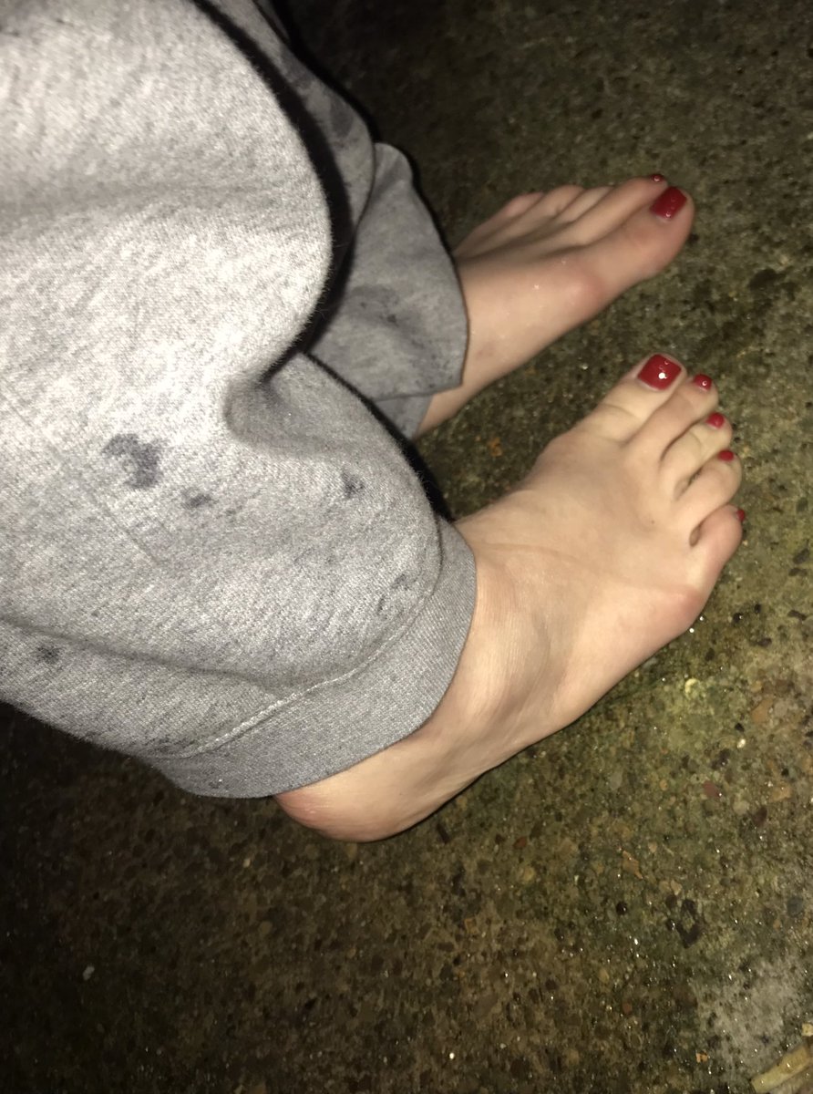 alexiasmithxo's tweet photo. Who wants to see my boyfriend piss all over me while out for a walk💦😋
#selling video 📸
#peepervert #peelover #peejeans #pee #nsfw #nsfwtwt #selling #sellingcontent #sellingcheapcontent #fetishphotography #fetishworld #fetish #onlyfans https://t.co/VMu1q4ukA9