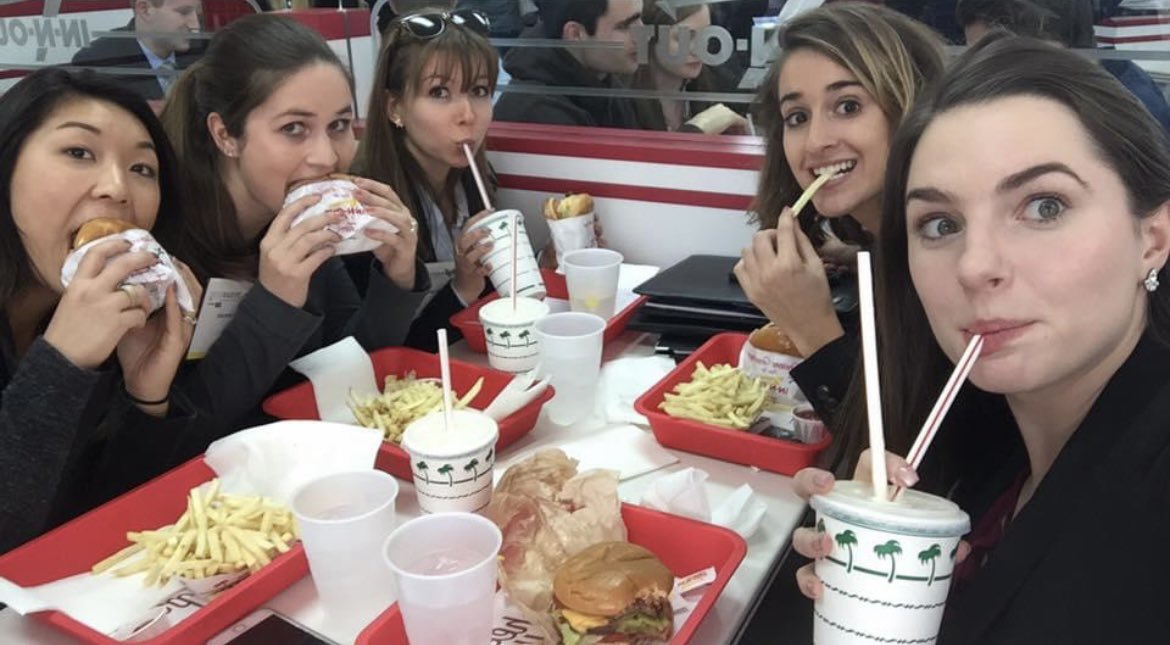 pharmd_sarah's tweet photo. Made it to Vegas and reminiscing on Midyear 2016…I could go for some in-n-out and hanging out with @kvac627 and the Twitterless URI crew every waking hour, but I don’t miss those quarter life crisis bangs 🤣 https://t.co/fW4bVY51r0