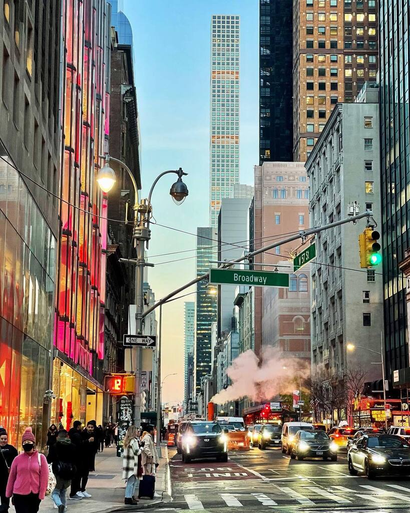 OzgurCengiz's tweet photo. New York dump 🏙️
#NYCdump #NYC #NewYork #US #🇺🇸 https://t.co/jKzdXvwAf6 https://t.co/9XHUE3rMEY