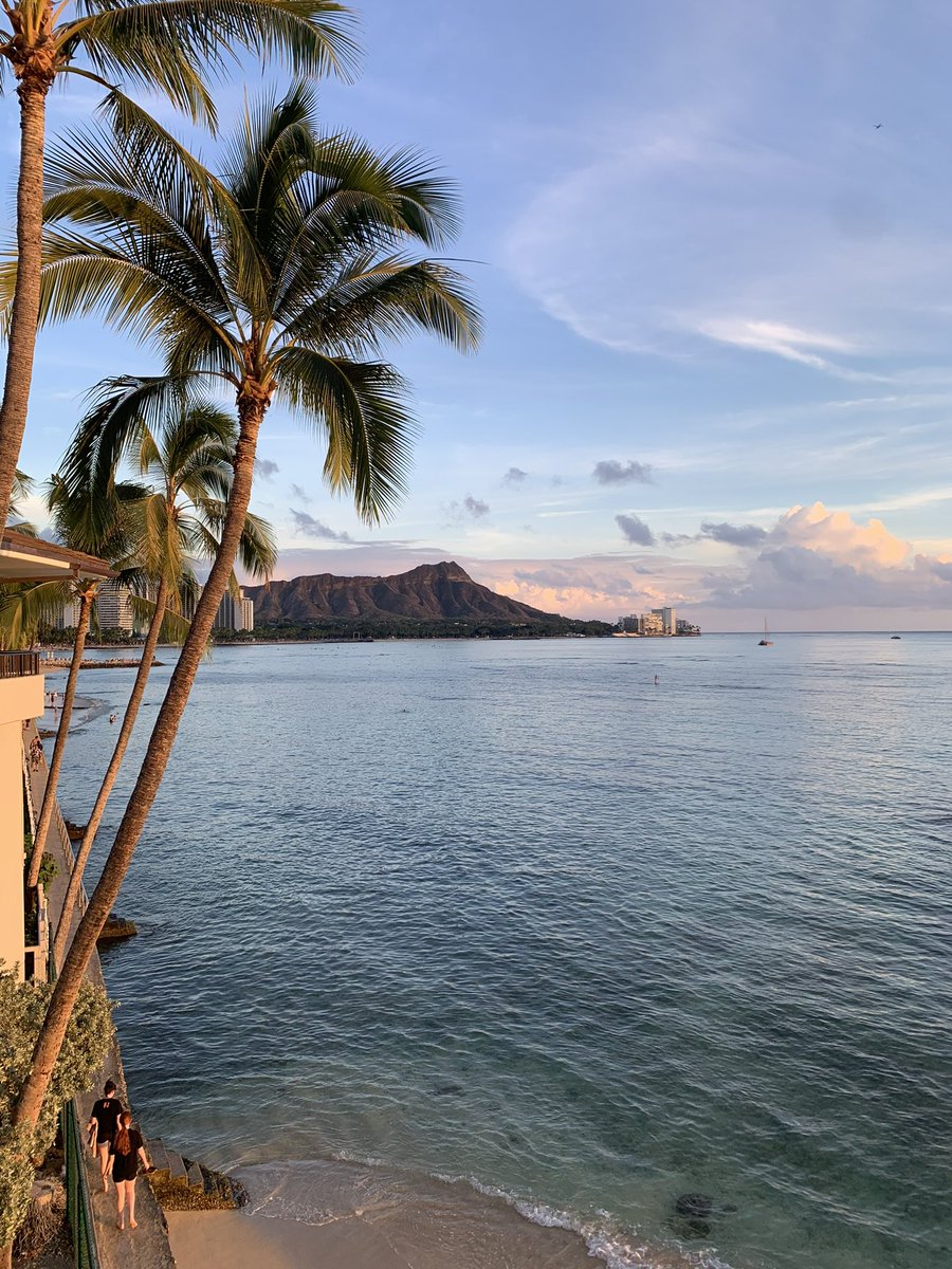 CoachTimmyChang's tweet image. Recruiting dinners. Live and play in Paradise. #ForDa808 #Braddahhood