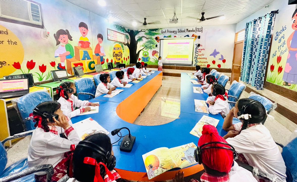 anuragdhanda's tweet photo. दिल्ली के शानदार स्कूलों के बाद अब पंजाब में  @ArvindKejriwal मॉडल का असर देखिये| ये पंजाब के मनेला गांव का सरकारी प्राइमरी स्कूल है| ऐसे ही बदलाव की उम्मीद में गुजरात भी 'परिवर्तन' मांग रहा है| https://t.co/5VIu1MGCc6