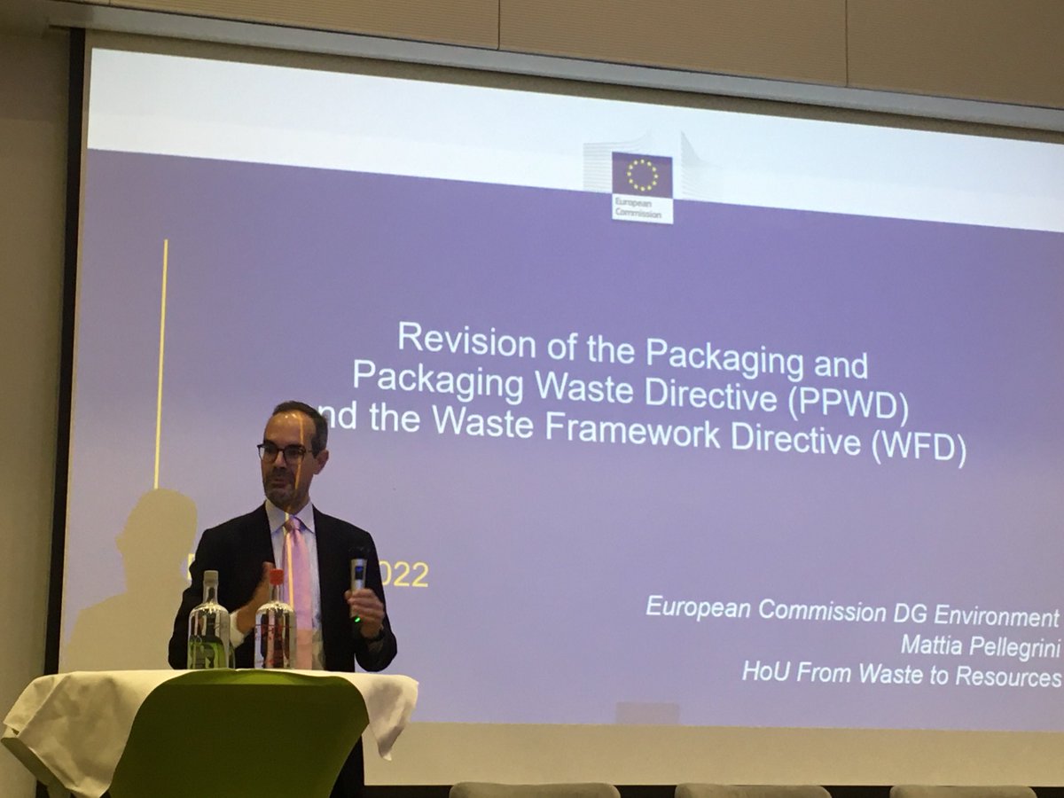 Assisting at the Europen event, the EU Commission tries to explain their complex proposal for a new Packaging Regulation. Fortunately with more realistic reuse targets and with recyclability grades #permanentmaterials
