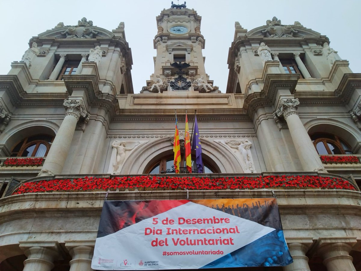 🤝Des del balcó, pel #DiaDelVoluntariado, agraïm als qui treballeu desinteressadament per #València▶️Voluntariat social 🫂, mediambiental🌿, suport als esdeveniments esportius👟 i festius🔥
La vostra tasca ens ajuda a ser cada dia una #ciutat millor #somosvoluntariado #5diciembre