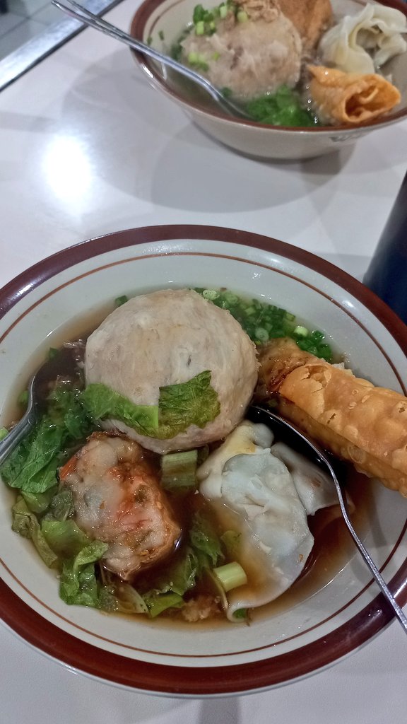 Love9593's tweet photo. @Askrlfess Ini lagi mam bakso sama suami... https://t.co/ArJgMBx0LJ