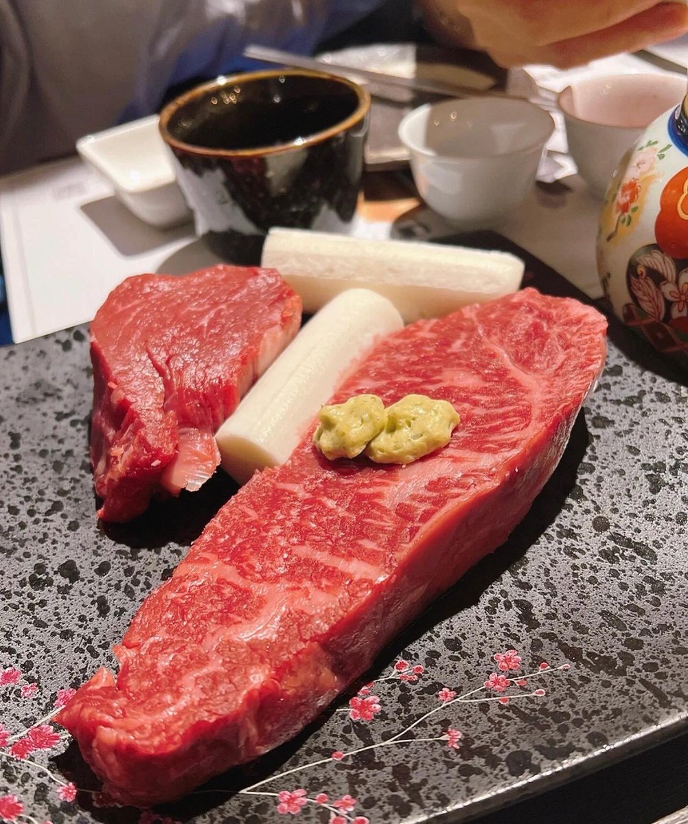 devil00025's tweet image. 아니면 우리 음식이 맛있을까