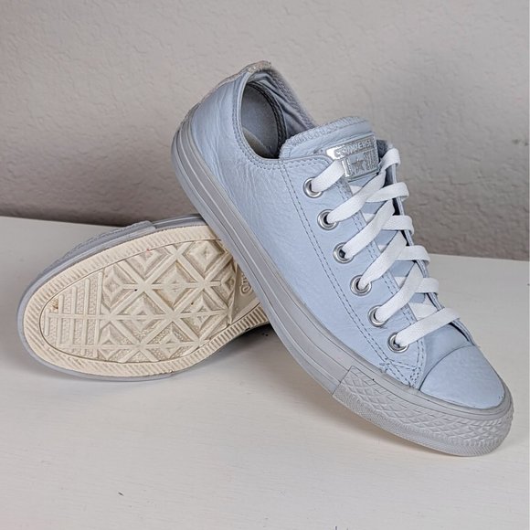 GaAvonLady's tweet photo. So good I had to share! Check out all the items I'm loving on @Poshmarkapp #poshmark #fashion #style #shopmycloset #latchedmama #oldnavy #converse: https://t.co/jaWmzb0PBt https://t.co/2wpNfQWzmm