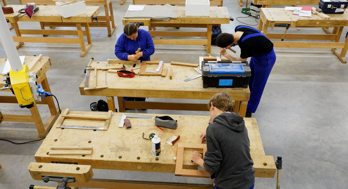 La semaine des lycées professionnels, c'est parti !
Découvrez les différentes actions menées dans les lycées de l'académie de Rennes
➡️bit.ly/3HbrEqa
#voiepro #lycéesprofessionnels #formation #GRETA-CFA
