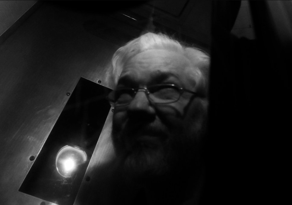 amelia_otto11's tweet photo. @AlboMP Wishing you a speedy recovery PM. Whilst isolating spare a thought for Julian who has been in solitary confinement for 3 years, 7 months &amp; 23 days after nearly 7 years captive in the Equadorian Embassy.😣
#FreeJulianAssange
#IsolationIsTorture https://t.co/Tx4RT98m9N