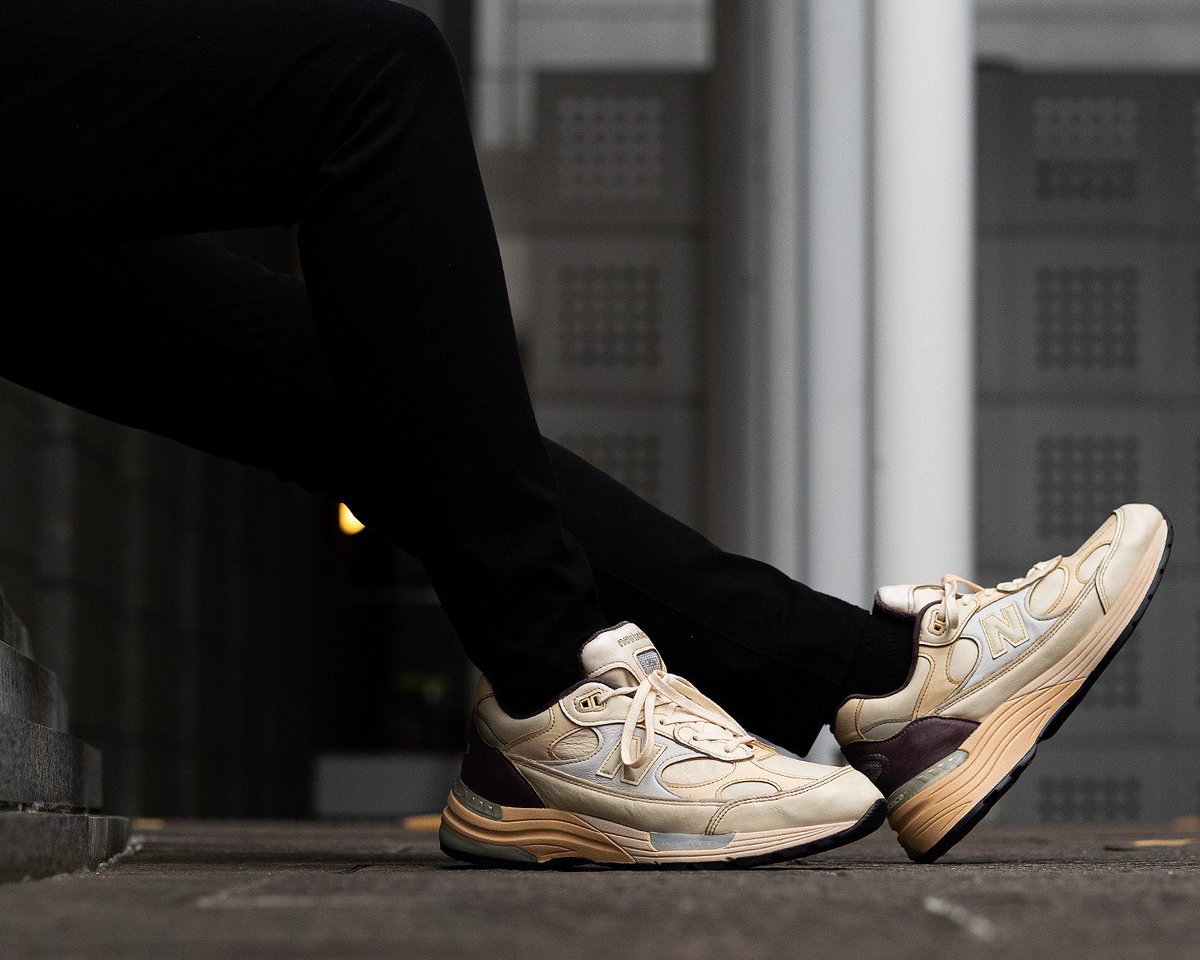 kebikebiko's tweet photo. 上品な色を塗ったんだけど…
いや、しかし汚ねぇ靴だな、おいw
#newbalance
#m992
#whitesilver
#sneakercustomizing https://t.co/GbB6UOnU3K
