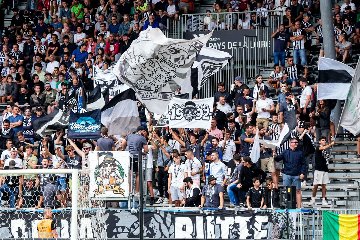 AngersSCO's tweet photo. 🎁 𝖩𝖮𝖴𝖱 𝟧

Parce que vous êtes notre force 🖤 https://t.co/YmSNubzMde
