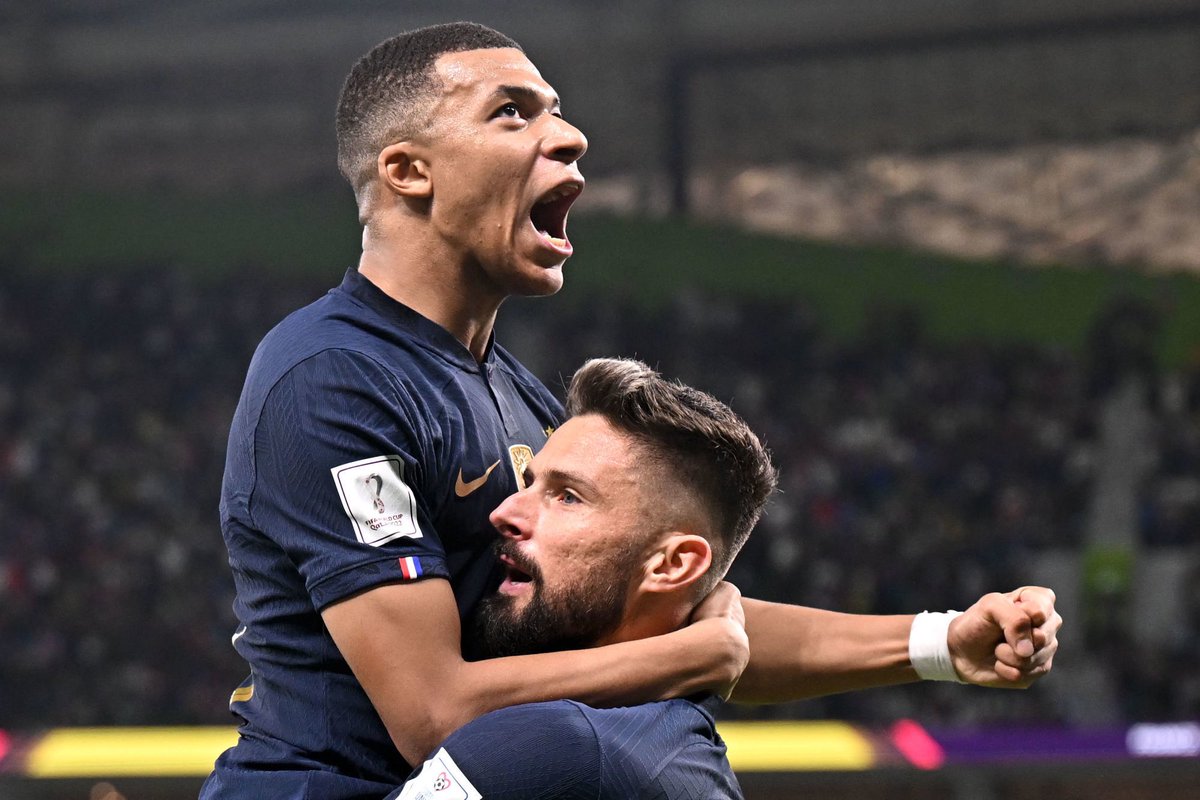 ActuFoot_'s tweet image. TF1 a réalisé la meilleure audience de l’année hier avec 14,3 millions de téléspectateurs (68,9% de part de marché) devant France-Pologne. 🇫🇷🔥

À titre de comparaison, en 2018, le 8e de finale France-Argentine (un samedi à 16h) avait réuni 12,5 millions de téléspectateurs.