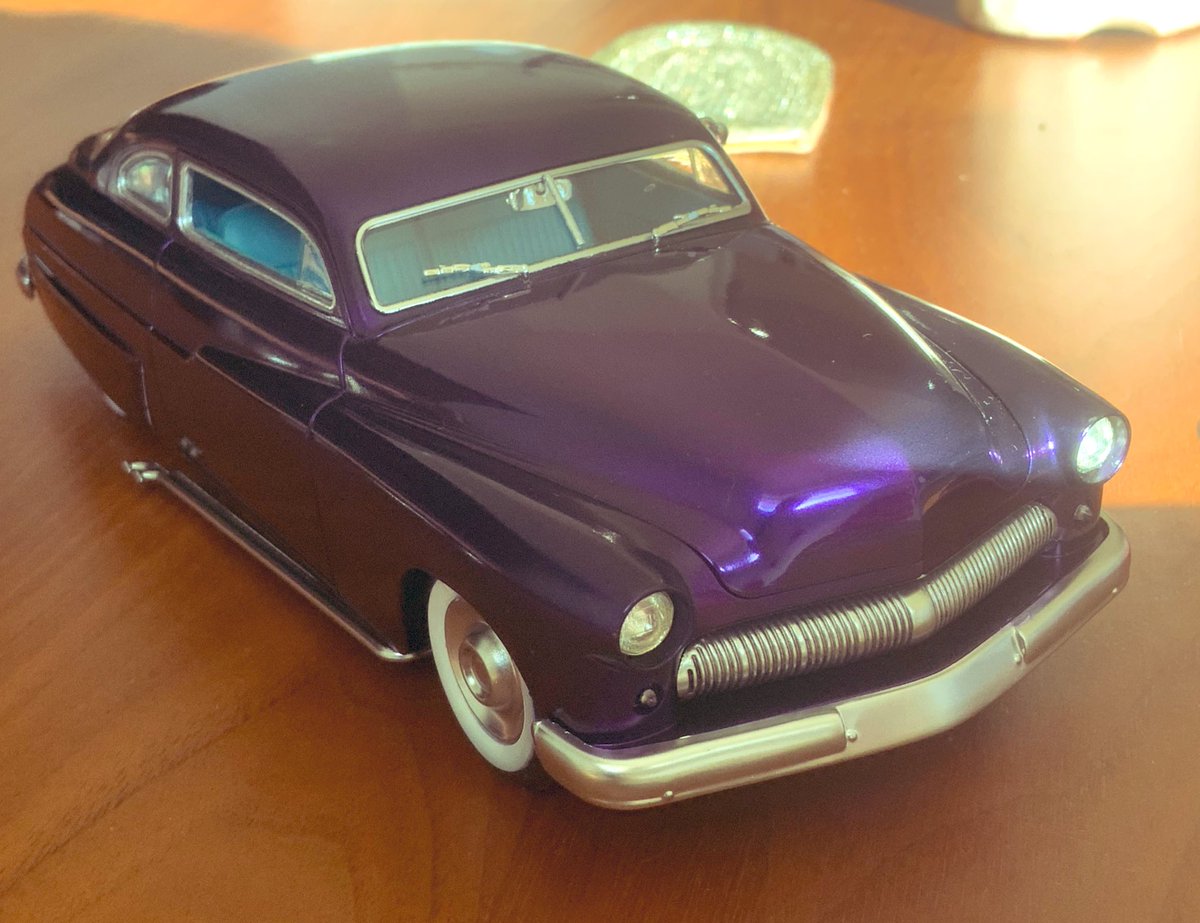 REDROSE_55GO's tweet photo. ライバルキャラ水鐘墨華の愛車マーキュリーエイト1949カスタムのモデルプラモがここまでできた。
色設定はほぼ再現できたかな。

#ホットローズ
#hotrose
 #hotrod
#アメ車
#プラモデル
#一次創作 https://t.co/WpKYiKmkRK
