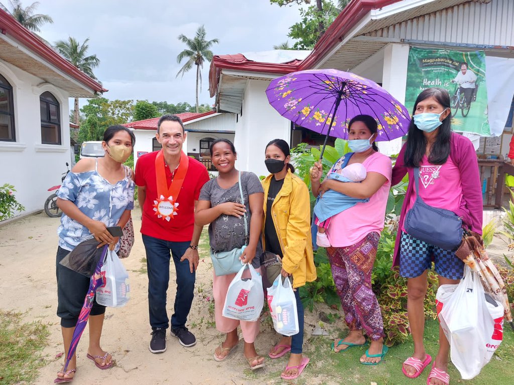 PeterKellNZ's tweet photo. Aotearoa π³πΏ recognises Filipino mothers and households as key to effective #health, #nutrition, & #WASH. Honoured to visit some partner homes, and see their creativity & resilience! @unicefphils @dohgovph @nncofficialph #HealthyPilipinas #nutritionchampions #ZeroOpenDefecation https://t.co/Zqt6nzLM4W